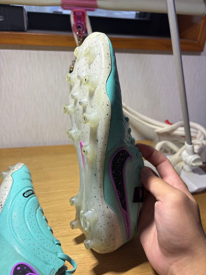 サッカースパイク　ティエンポ10