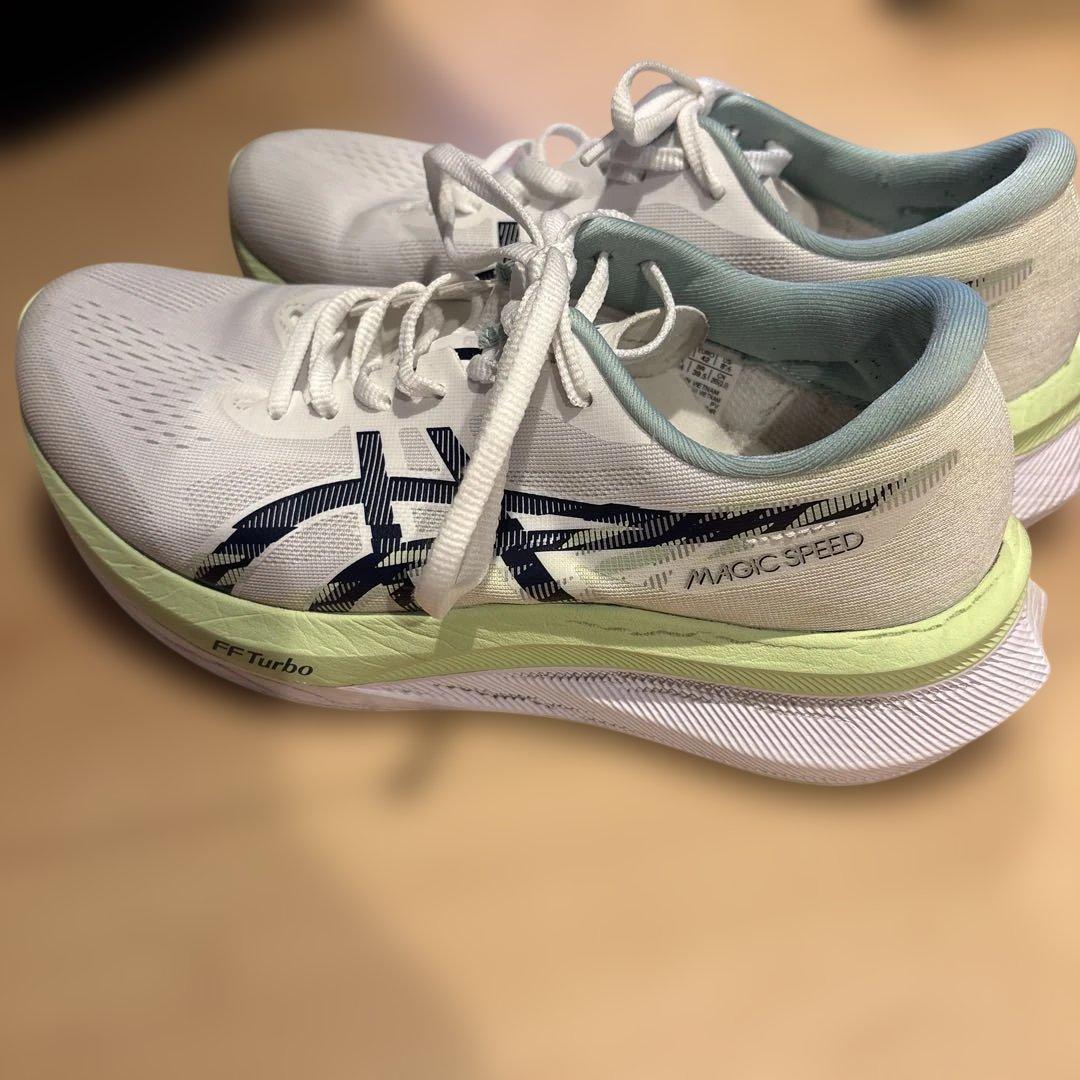 ASICS MAGIC SPEED 4 ランニングシューズ