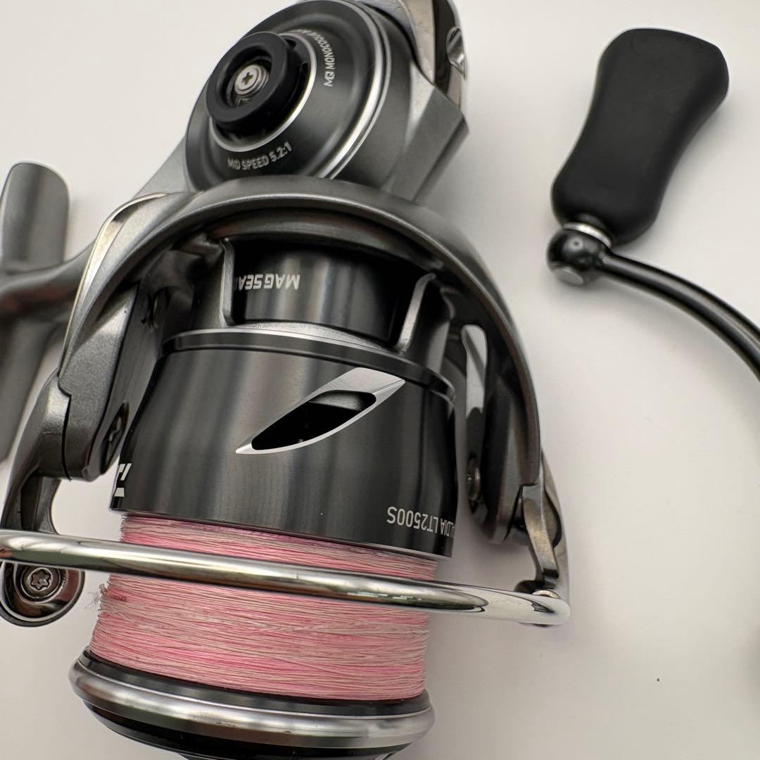 Daiwa CALDIA LT2500S スピニングリール