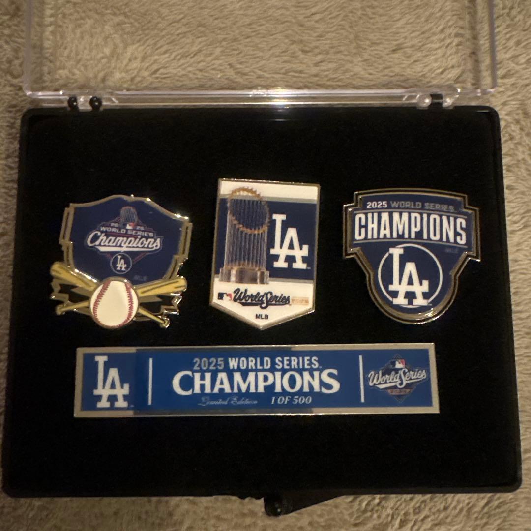 2025 WORLD SERIES チャンピオン ピンセット500個限定品3個入