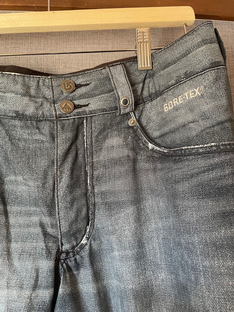 【美品】BURTON GORE-TEXスノボウェア クラッシュデニム加工サイズM