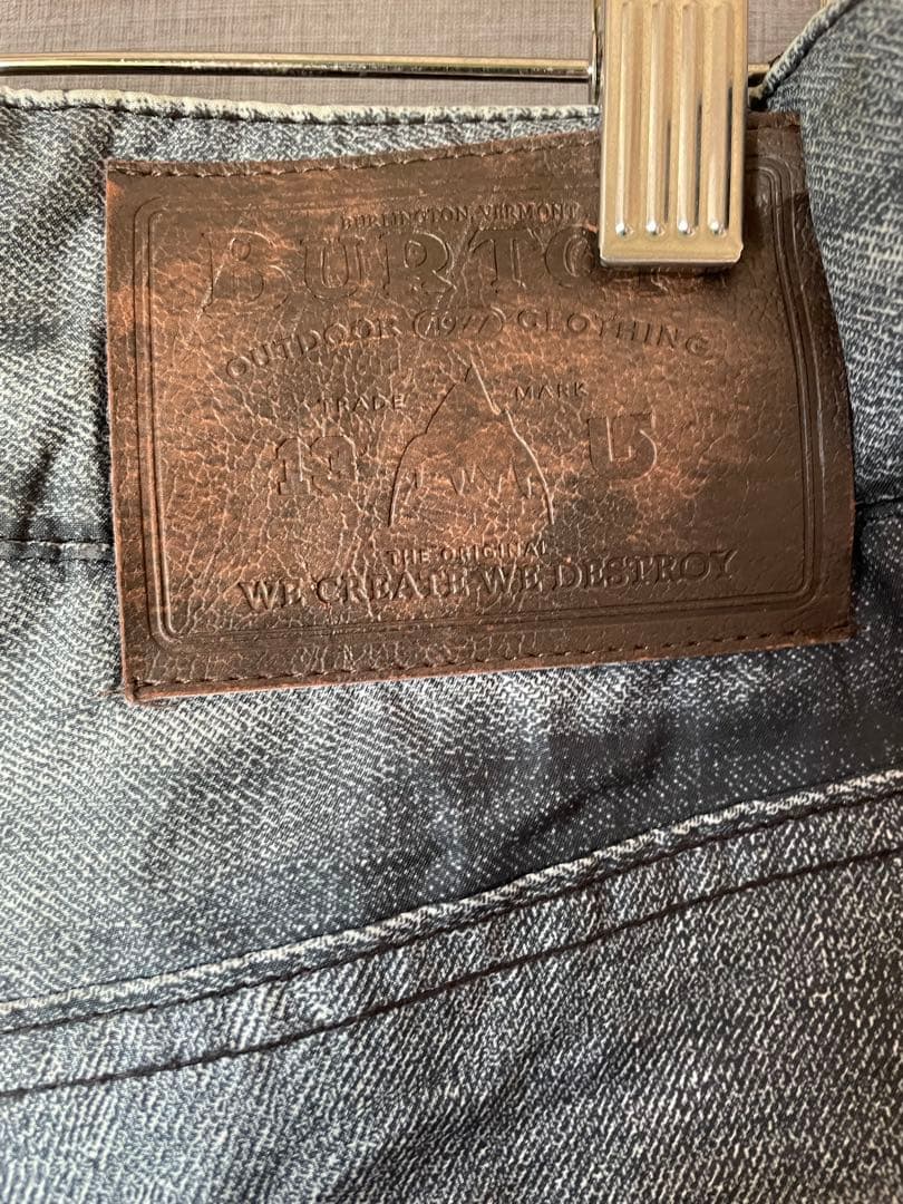【美品】BURTON GORE-TEXスノボウェア クラッシュデニム加工サイズM