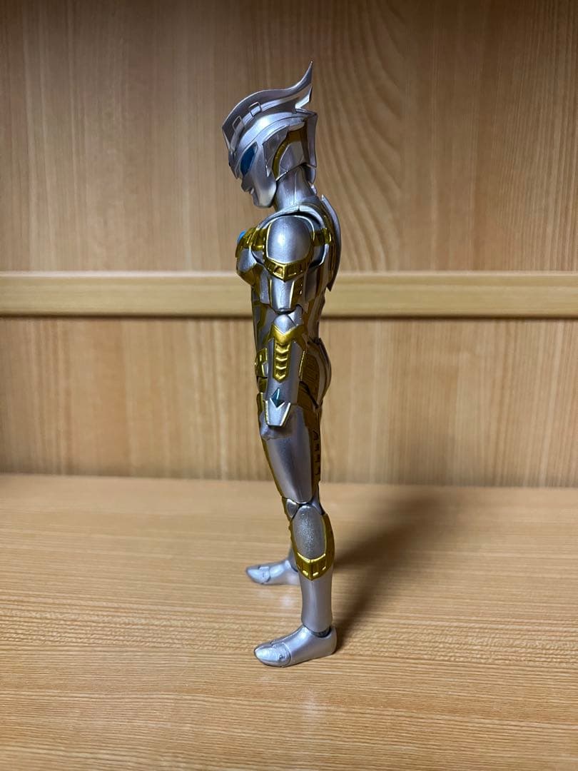 バンダイ S.H.Figuartsウルティメイトシャイニングウルトラマンゼロ
