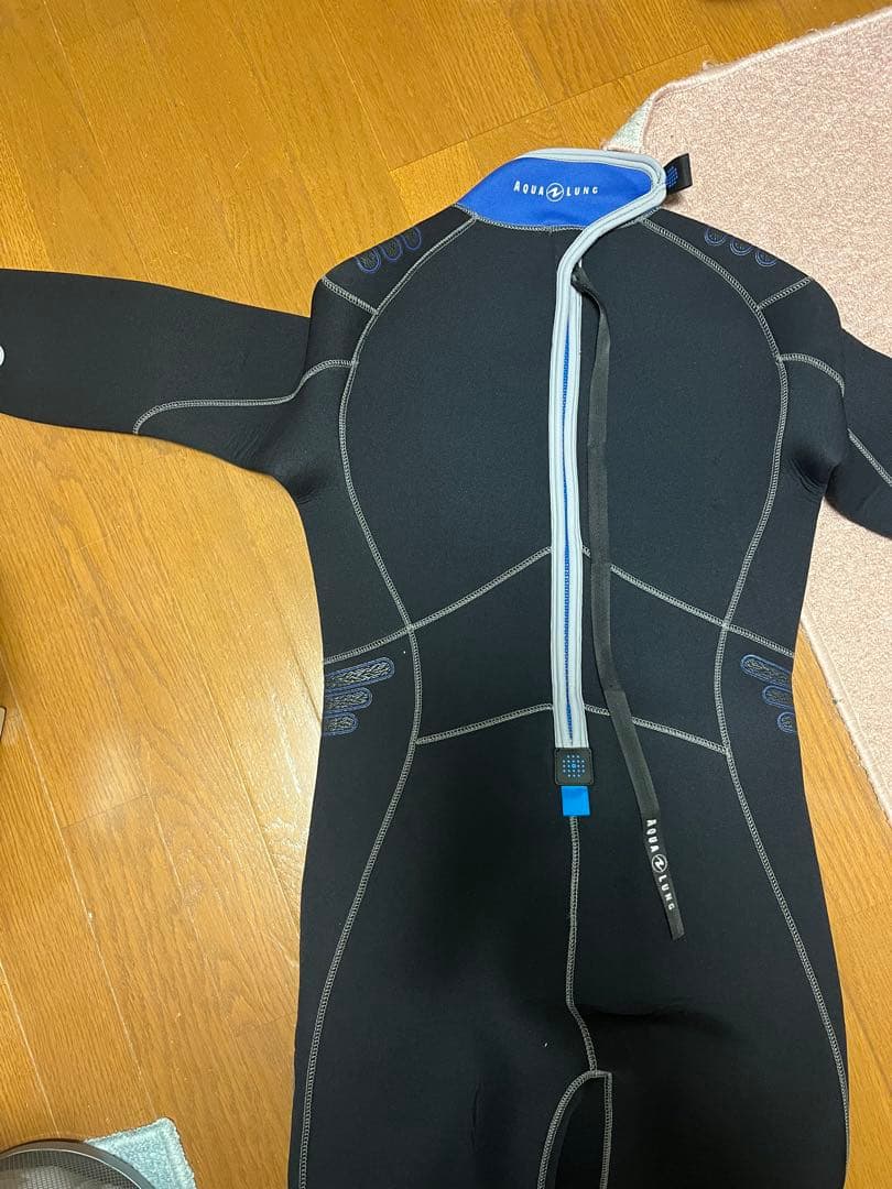 AQUA LUNG ウェットスーツ Sサイズ
