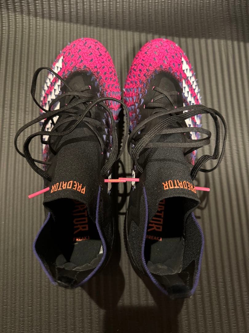 adidas プレデター サッカースパイク