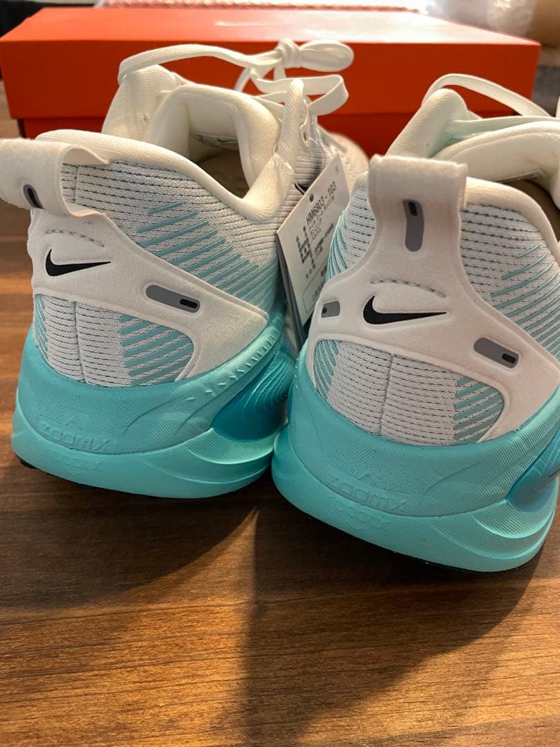 【新品未使用】NIKE VOMERO 18 メンズ27cm ボメロ18