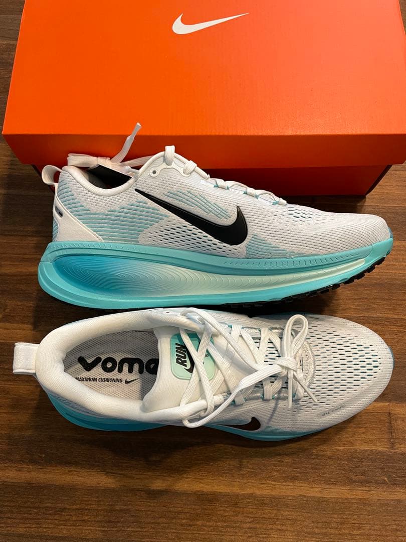 【新品未使用】NIKE VOMERO 18 メンズ27cm ボメロ18