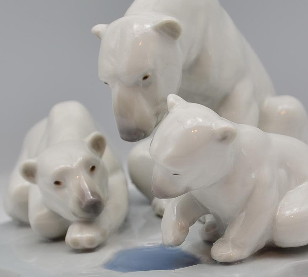 クマのような愛　＃1443　★リヤドロ　スペイン　ポーセリン　光沢仕上げ　絶版