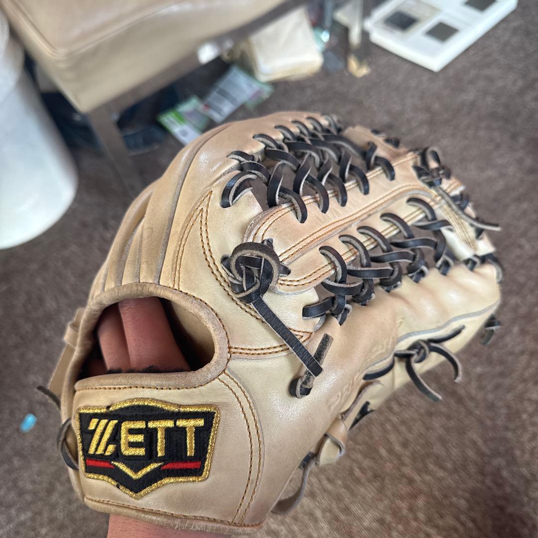 ILETT 硬式グローブ ベージュ