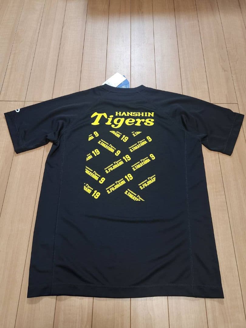 新品、タグ付き ファイテン 阪神タイガース 直筆サイン入り Tシャツ
