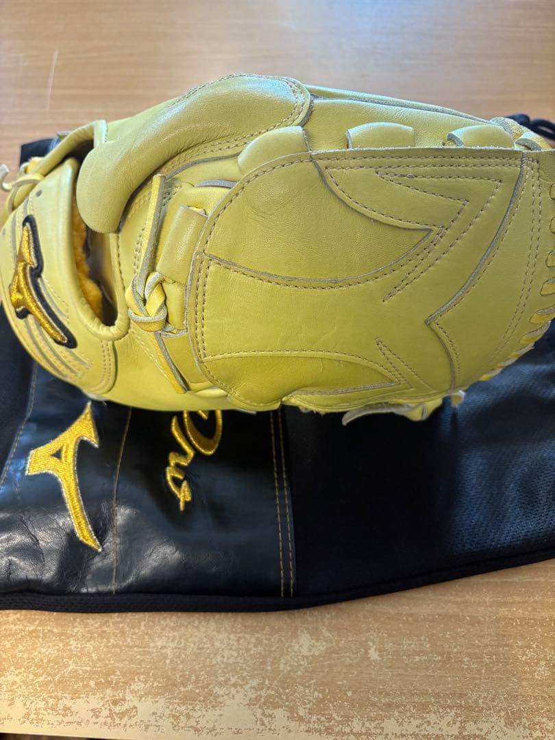Mizuno Pro 硬式グローブ イエロー 専用袋付き　投手