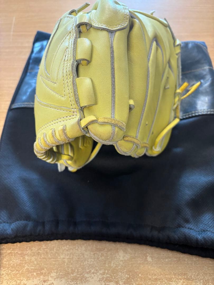Mizuno Pro 硬式グローブ イエロー 専用袋付き　投手