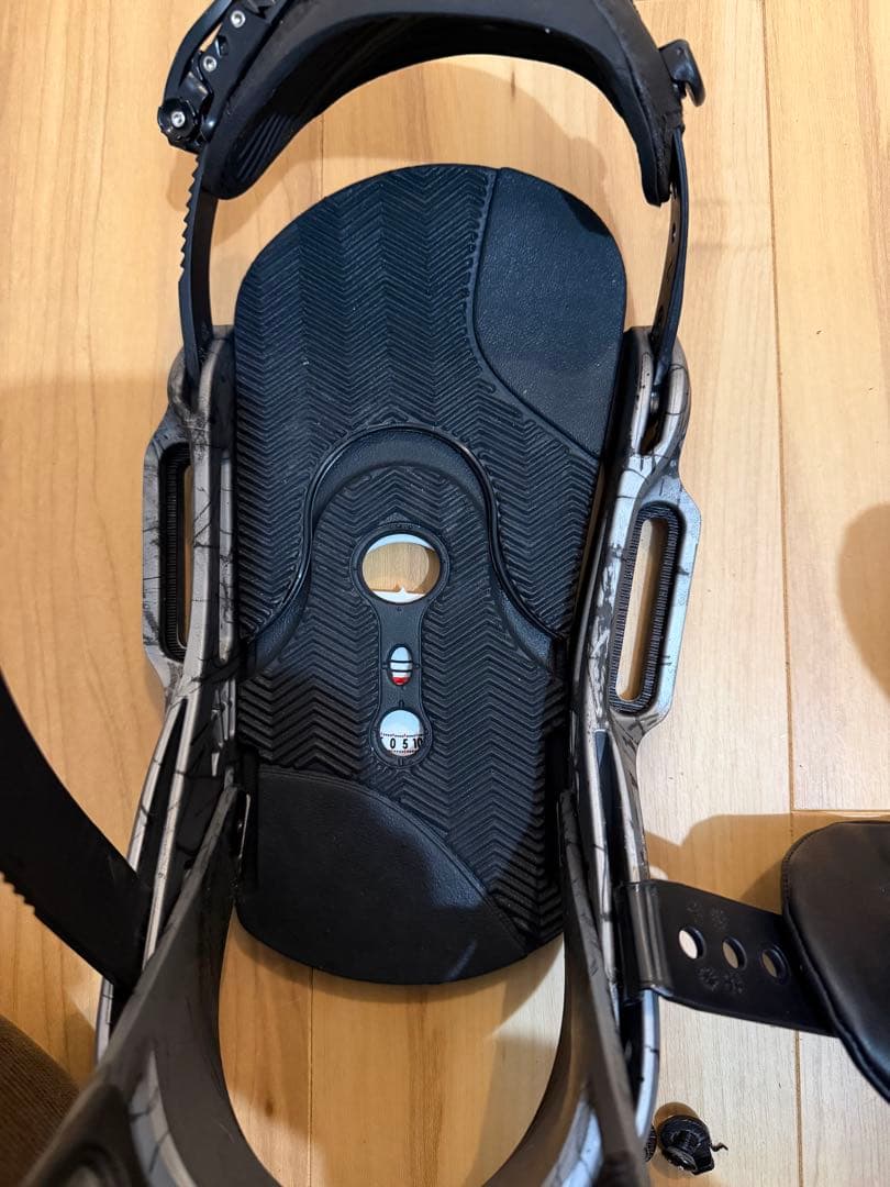 Burton mission estスノーボードビンディング ブラック グレー