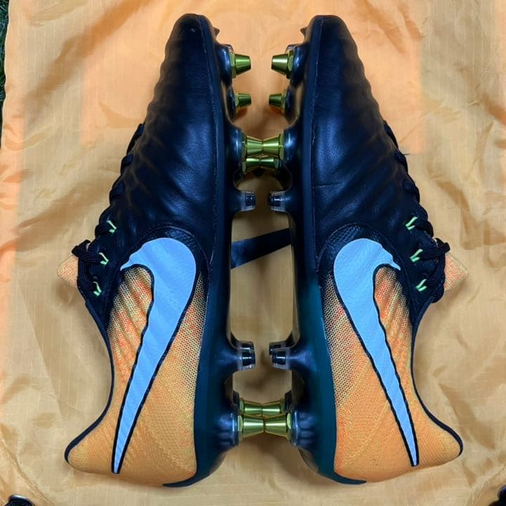 サッカースパイク ナイキ ティエンポ レジェンド Ⅵ エリート SG-PRO