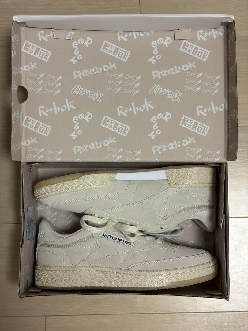 【新品未使用】Reebok SixTONES クリーム色 スニーカー 25cm