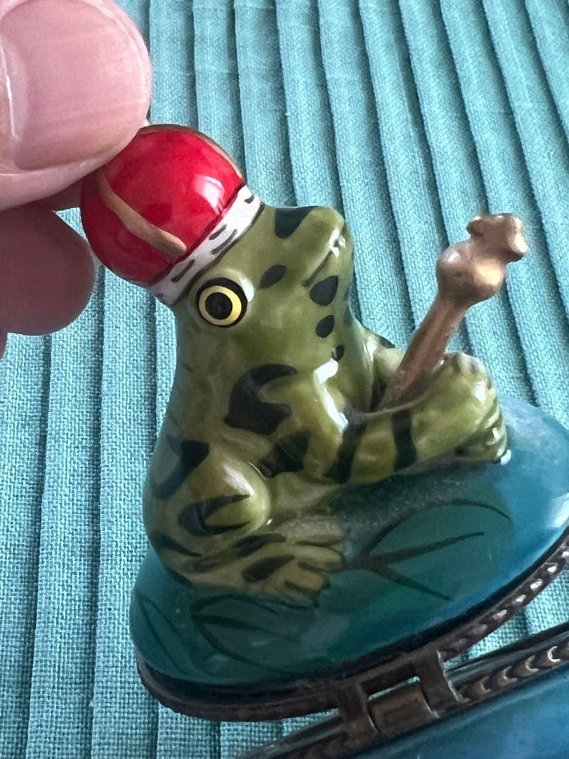 カエルのアクセサリー（ピル）ケース