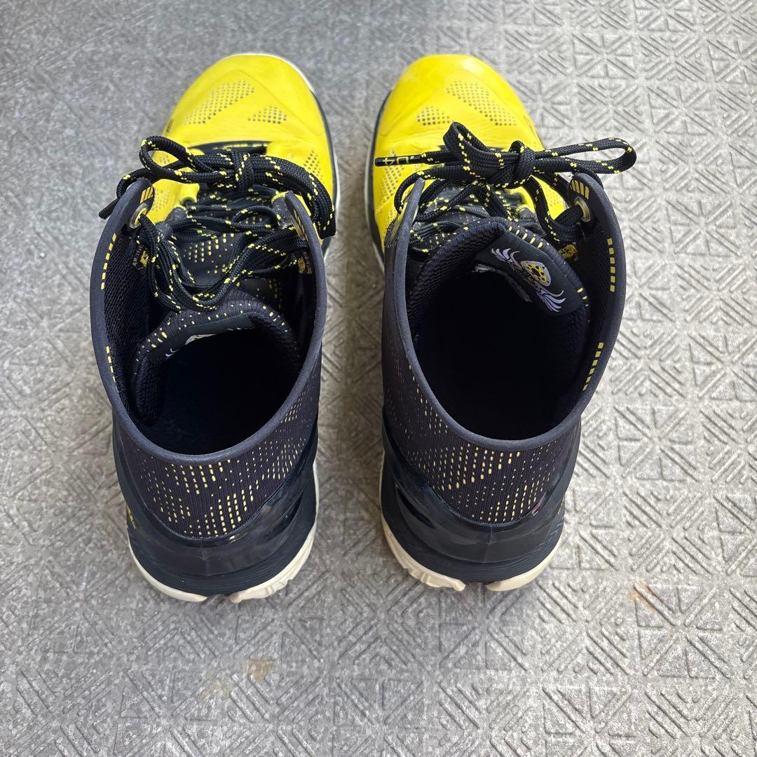 UA Curry2 LONG SHOT 黒＆黄カラー
