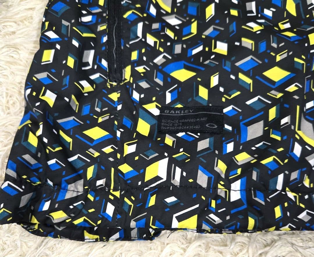 美品 Oakley オークリー◆ゴルフ ジャケット モザイク柄 Lサイズ 防寒