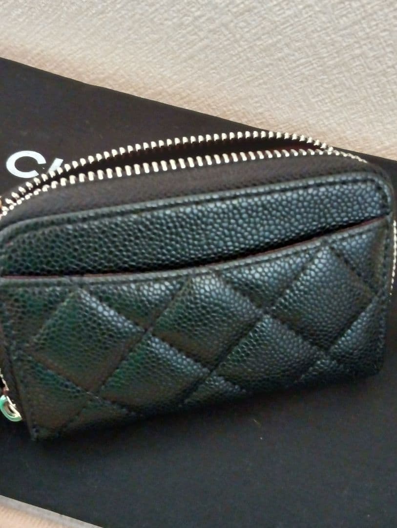 CHANELノベルティキャビアスキンコンパクト財布ゴールド金具