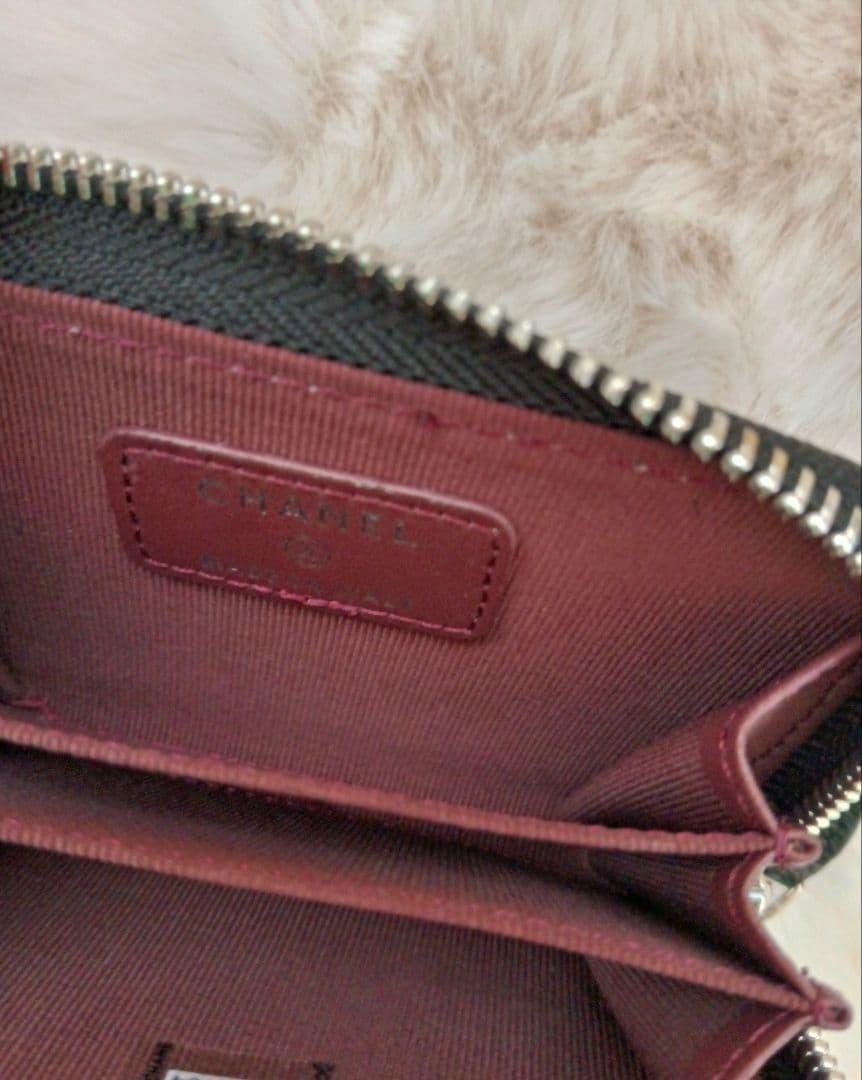 CHANELノベルティキャビアスキンコンパクト財布ゴールド金具