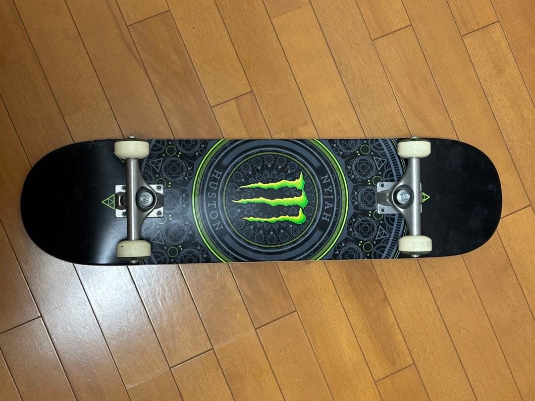 ［超希少］モンスター　スケボー　NYJAH