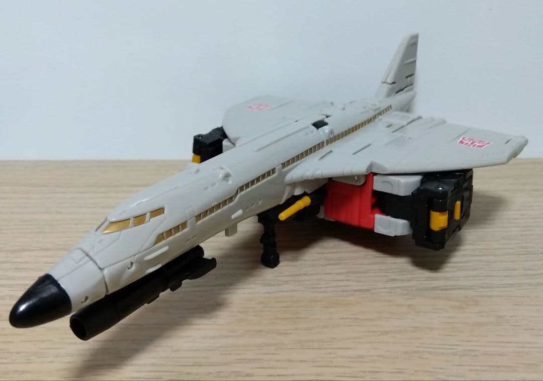 トランスフォーマー エイジ オブザ プライム AOTP-01 シルバーボルト