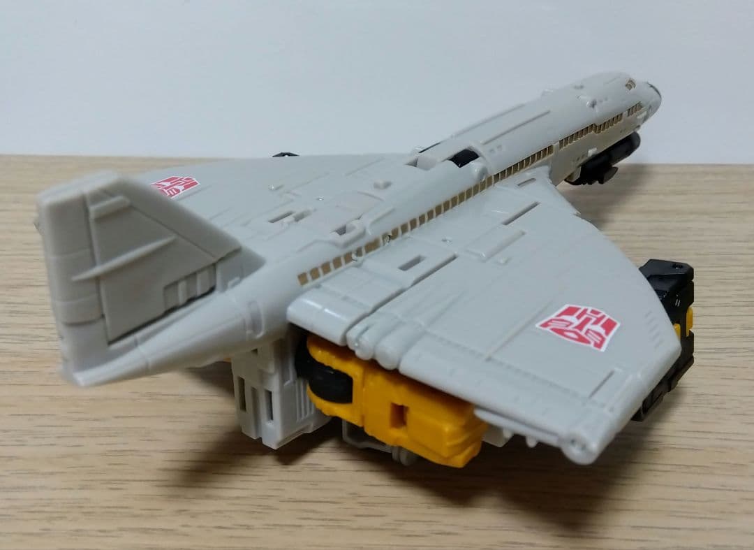 トランスフォーマー エイジ オブザ プライム AOTP-01 シルバーボルト