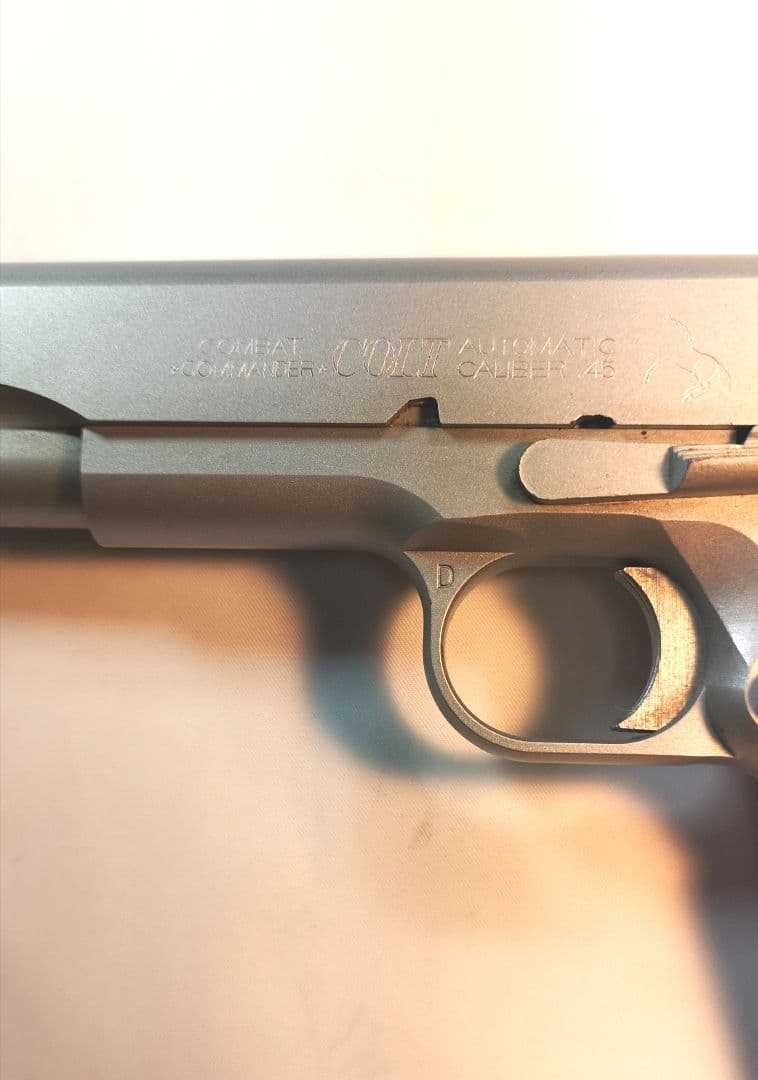 MGC コルトコンバット コマンダー 樹脂製モデルガン マットシルバー