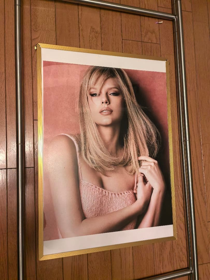 テイラー・スウィフト　フチなし光沢フォトポスター　プロフェッショナル印刷　①/4