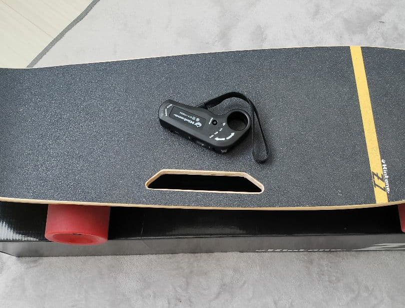 Kimtone Z1 電動スケートボード