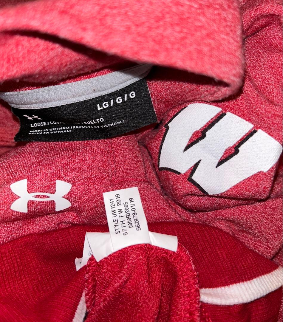 UNDER ARMOURウォームアップジャケットWisconsinBadgers