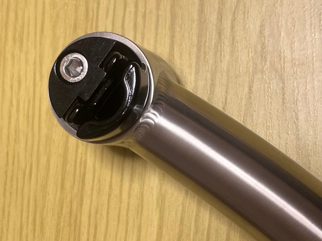 チタンシートポスト　セットバック有り