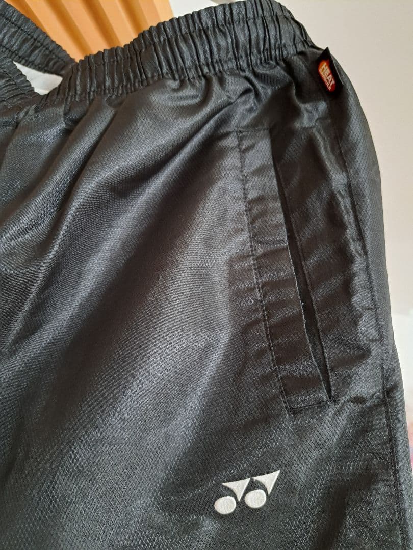 ヨネックス　YONEX　発熱素材　ウインドブレーカー上下セットアップ