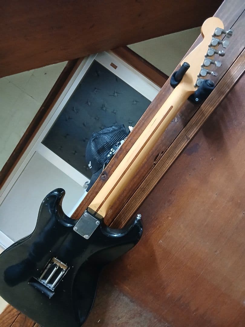 ギター Fender Japan Stratocaster black