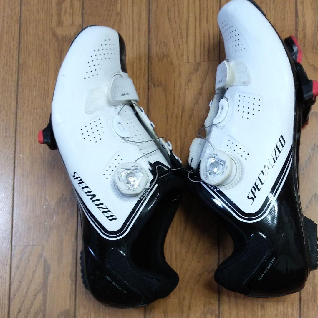 自転車用の靴　specialized