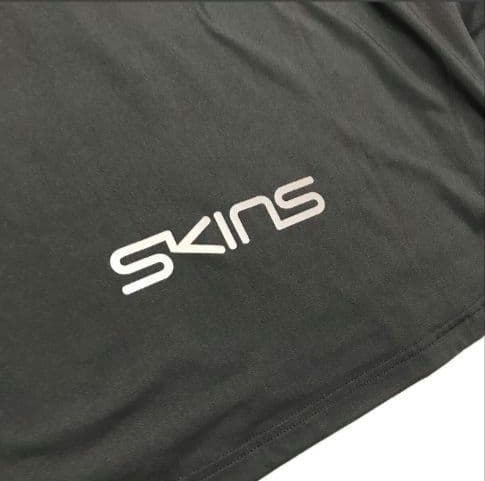 ブラック スキンズ（SKINS）ゴルフウェア アウターハーフジップ　ジャケットＬ