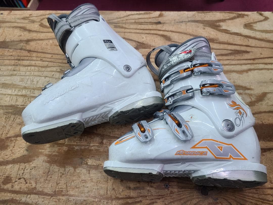 スキー 24-24.5cm NORDICA Olympia EM XE