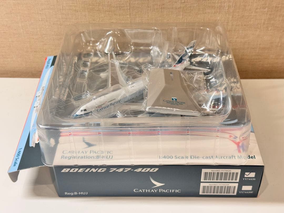 キャセイパシフィック B747-400 B-HUJ 旧塗装 1/400 HX