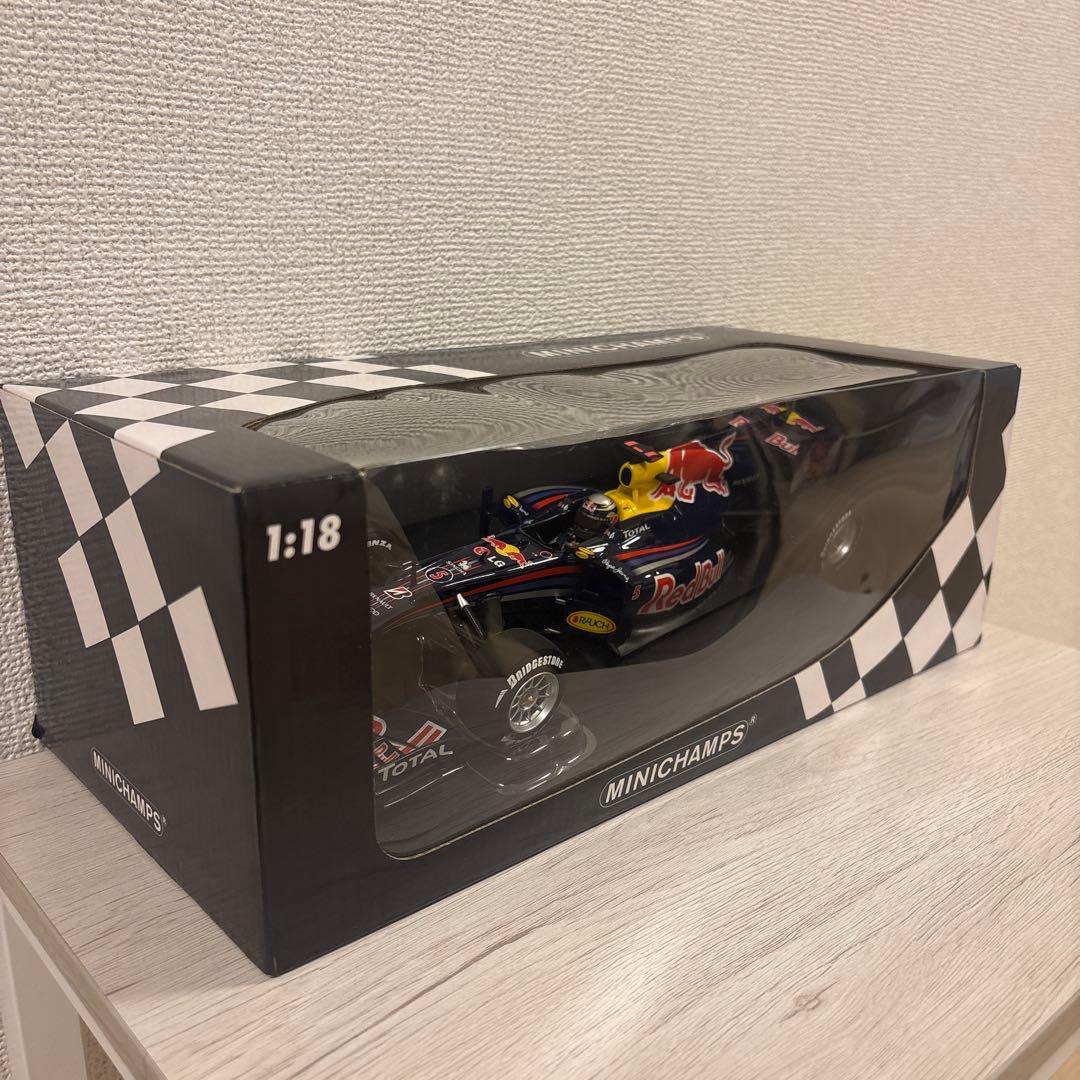 ✨新品✨ミニチャンプス 1/18 レッドブル RB7 S.ベッテル 2011