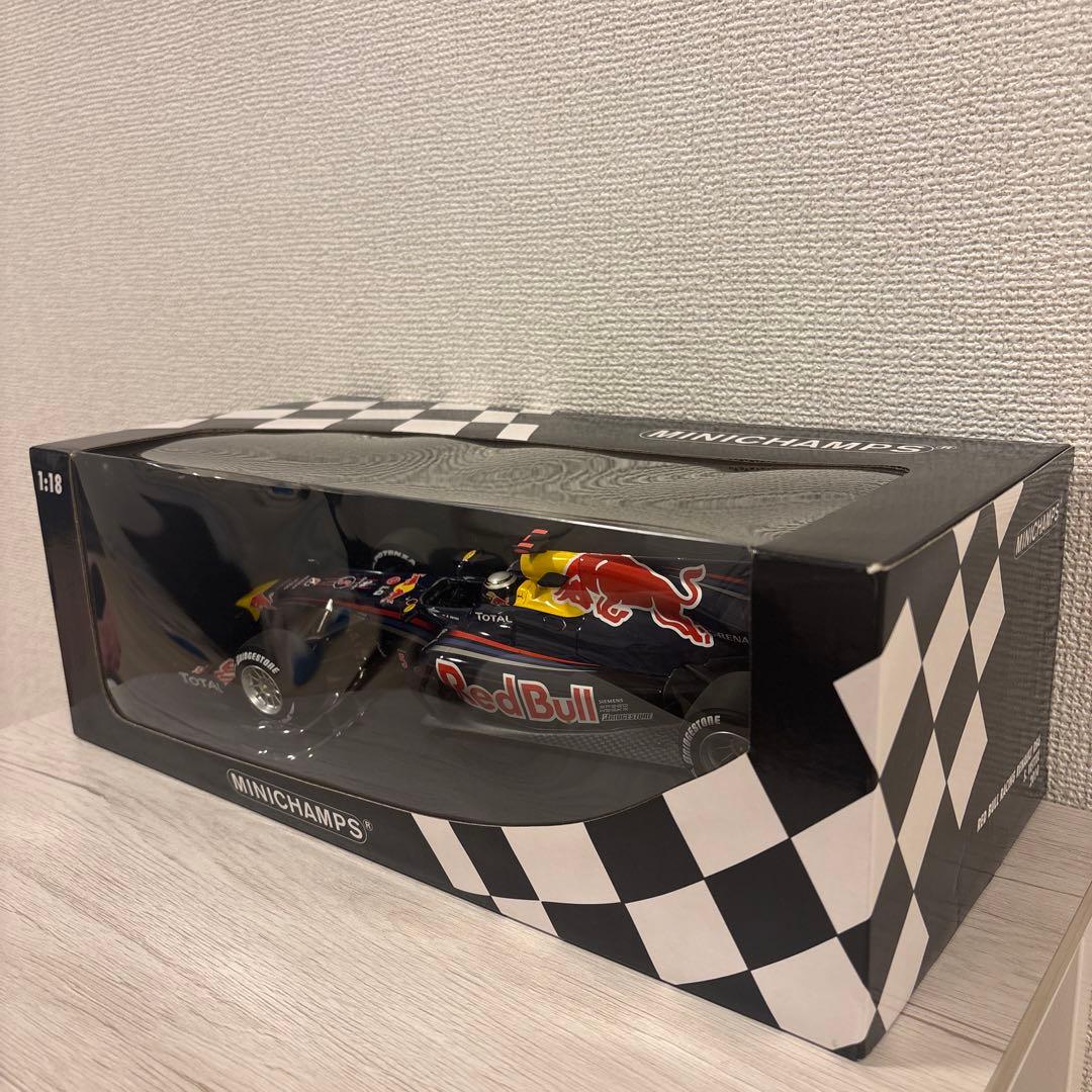✨新品✨ミニチャンプス 1/18 レッドブル RB7 S.ベッテル 2011