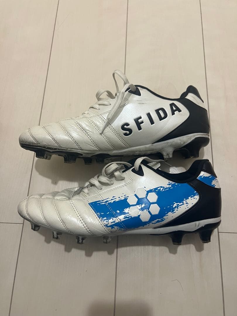 【美品】SFIDAセットサッカースパイク 27.5cm白　ソックス練習着Tシャツ