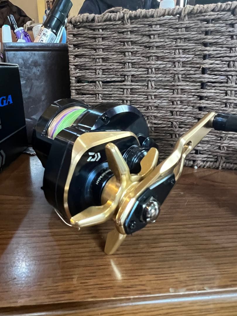 DAIWA SALTIGA 15HL 左ハンドルリール