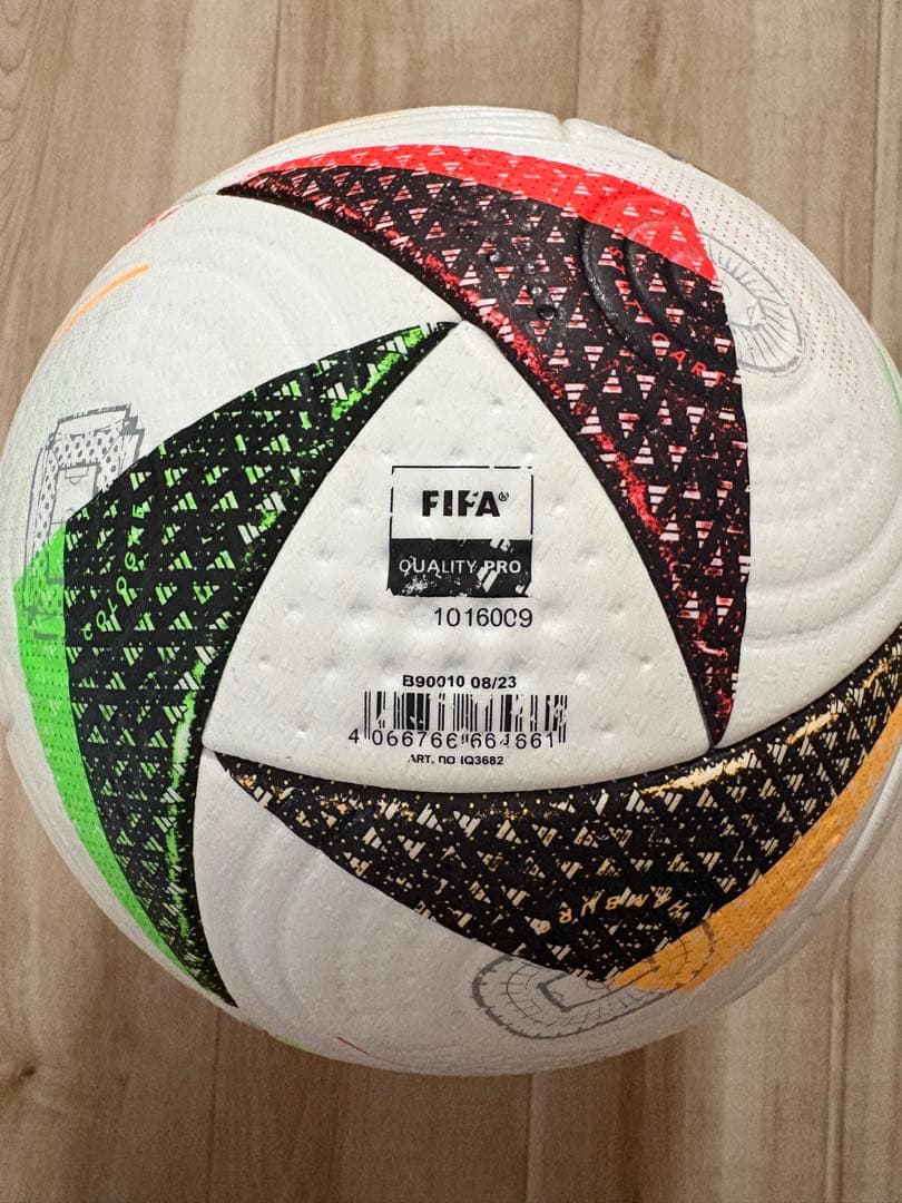 アディダス　EURO2024 公式球　フースバルリーベ　サッカーボール