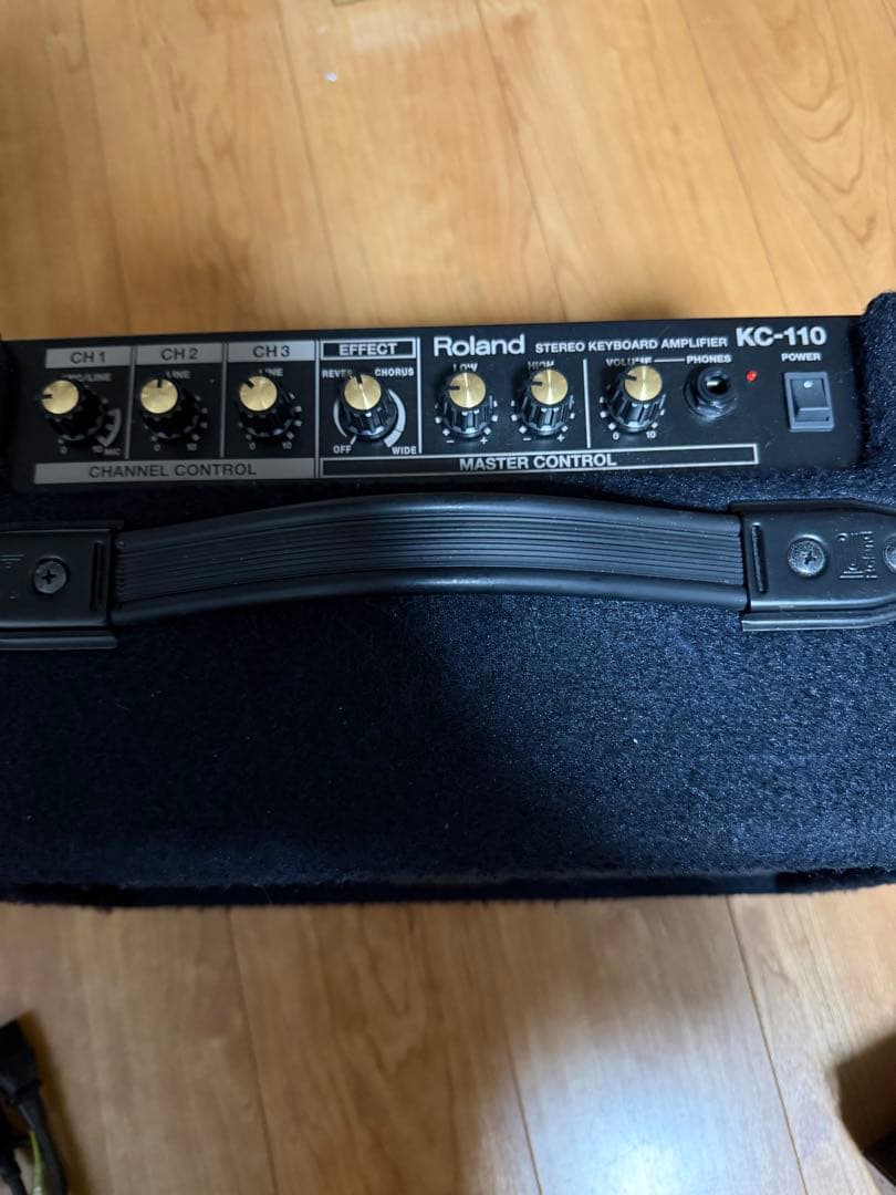 Roland KC-110 ポータブルキーボードアンプ