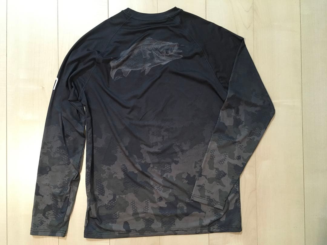 Huk Fishingフィッシングシャツ ブラックバス柄 M（L）