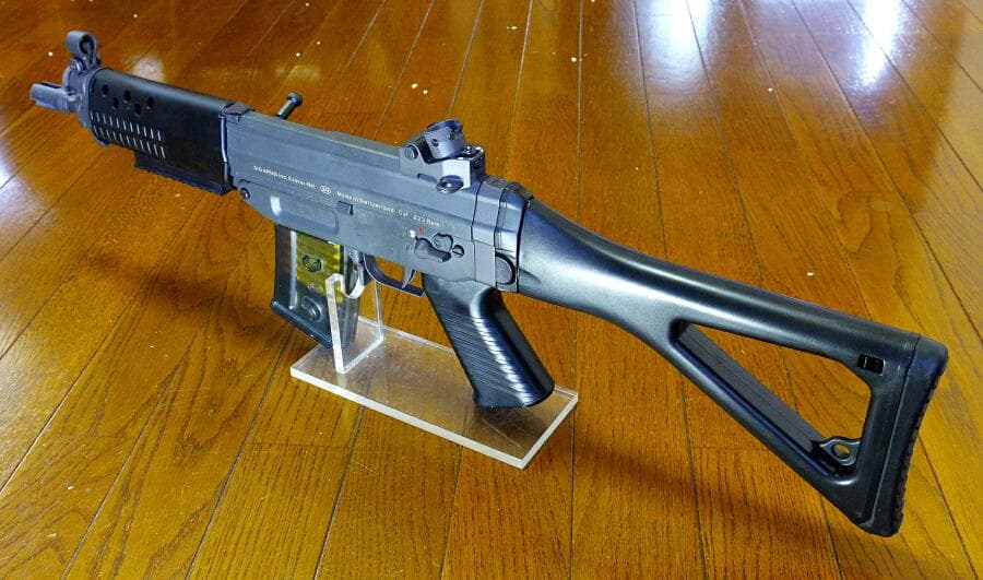東京マルイ SIG552 シールズ 220連射マガジン、ローマウントベース付き