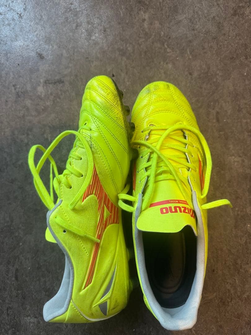 mizuno サッカーシューズ モレリアネオ4ag用 ネオンイエロー