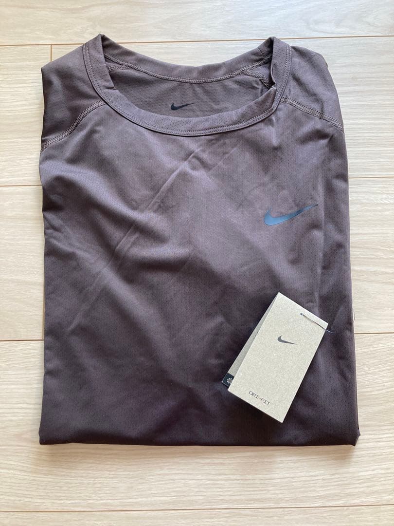Nike ブラウン Tシャツ Sサイズ　テニスウェア