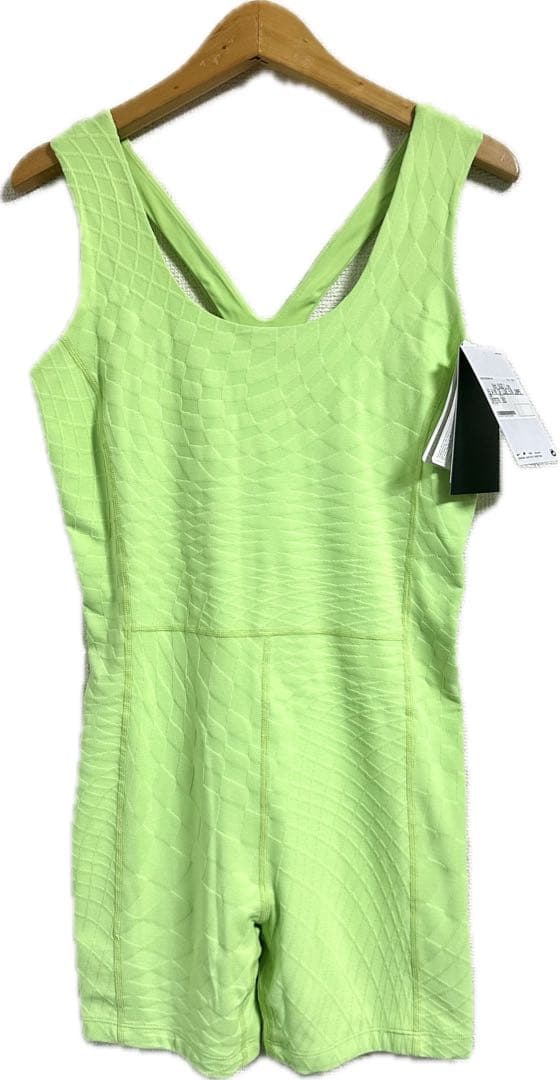 新品未使用 ヨガ NIKE yoga ナイキ ストレッチ ジャンプスーツ M