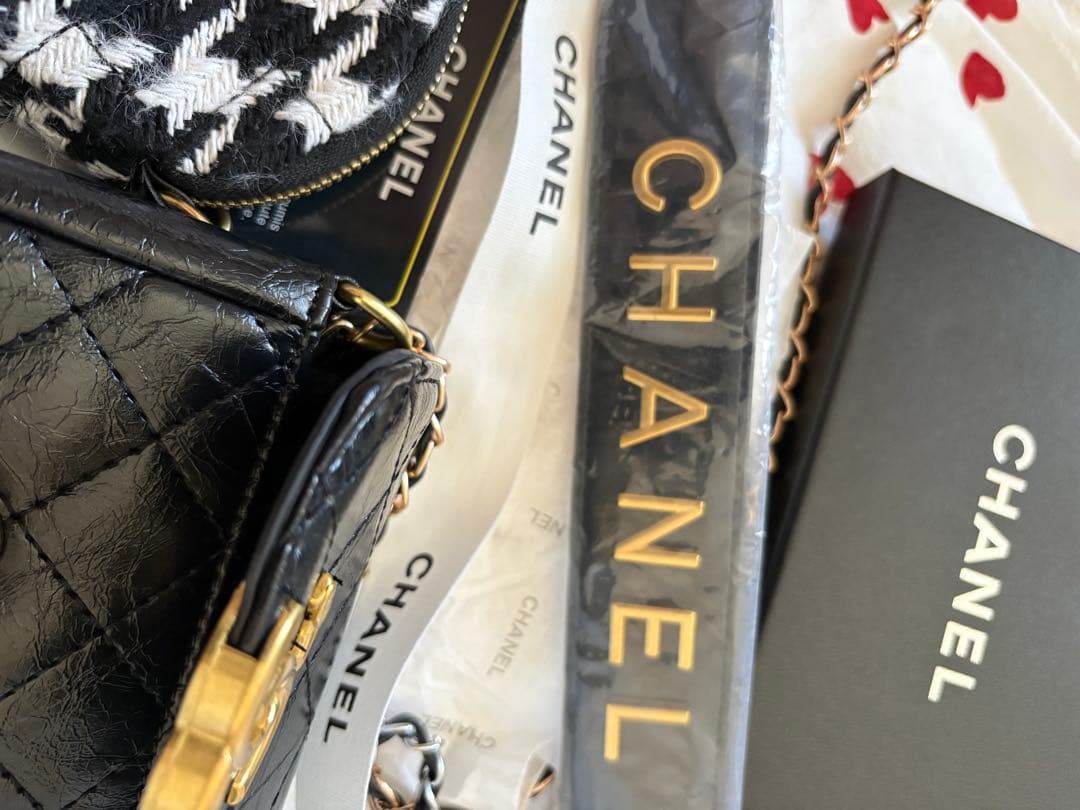 CHANELスマホショルダー+ケース